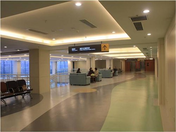 成都医院PVC塑胶地板安装厂家